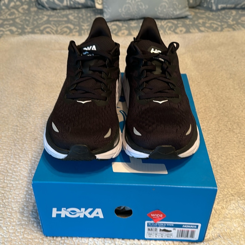 Hoka Clinton 8 size 9 1/2 wide. Color Black